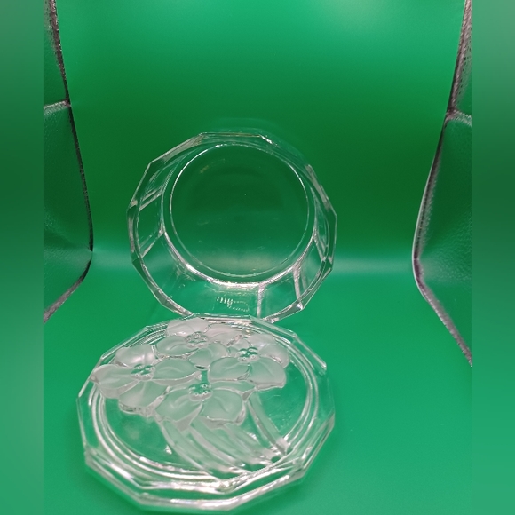 VINTAGE CLEAR Glass Trinket Dogwood Pattern Bloom Box Floral Frosted Lidded 3" - Picture 5 of 12
